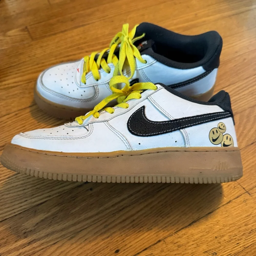 Nike Air Force 1 Size 6 Youth - Picture 5 of 10